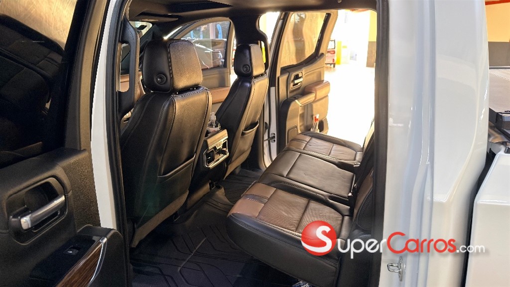2019 Chevrolet Silverado High Country — foto 7 / 12