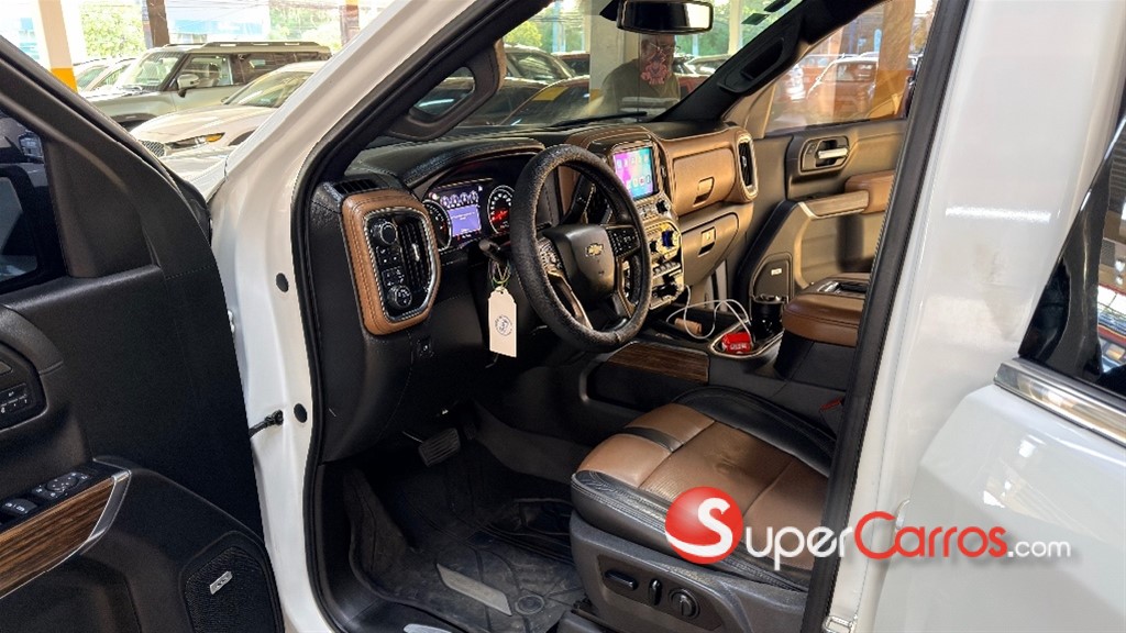 2019 Chevrolet Silverado High Country — foto 8 / 12