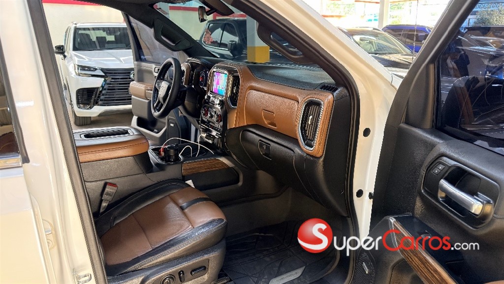 2019 Chevrolet Silverado High Country — foto 11 / 12