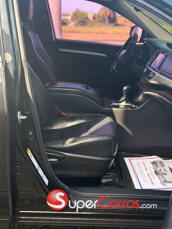 2014 Toyota Highlander XLE — foto 7 / 12