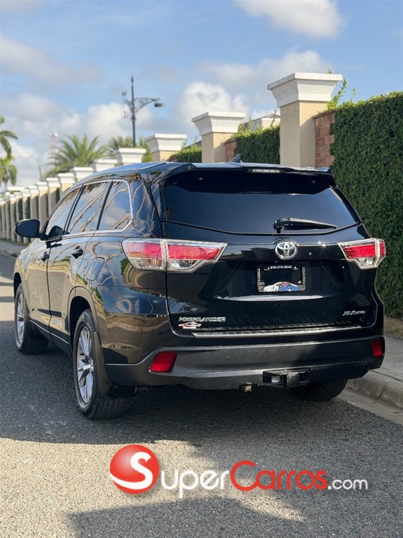 2014 Toyota Highlander XLE — foto 9 / 12
