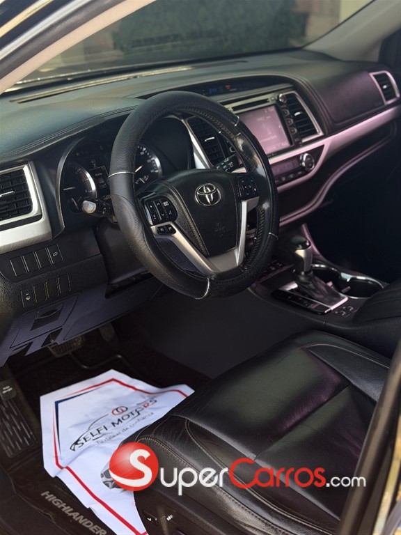 2014 Toyota Highlander XLE — foto 11 / 12