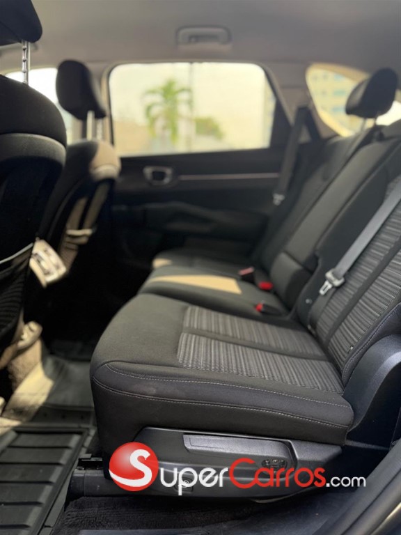 2021 Kia Sorento LX — foto 7 / 10