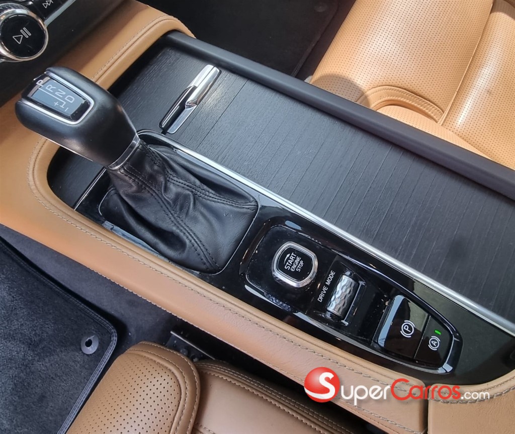 2021 Volvo XC90 Inscription T6 — foto 9 / 12