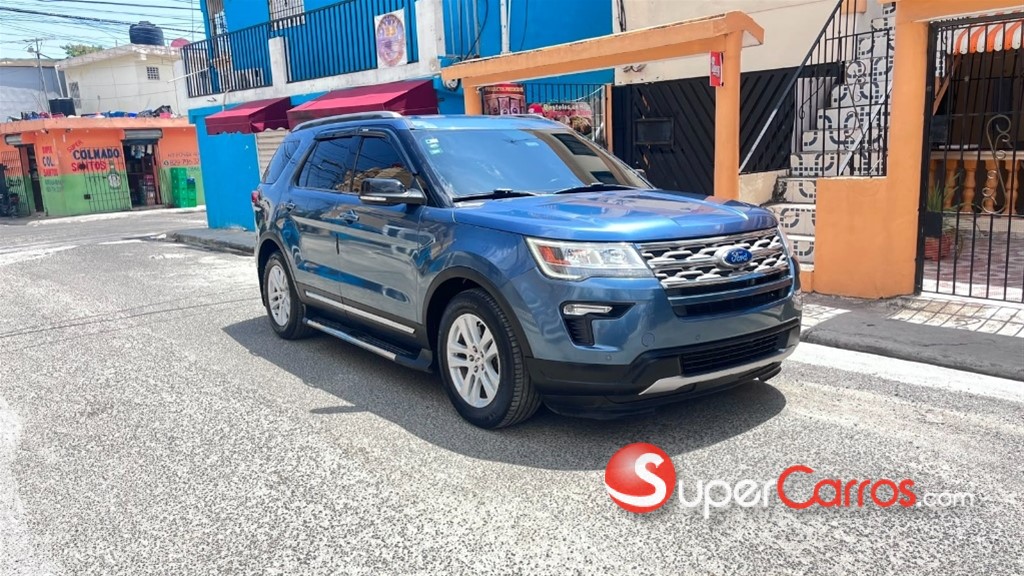 2018 Ford Explorer XLT — foto 2 / 12