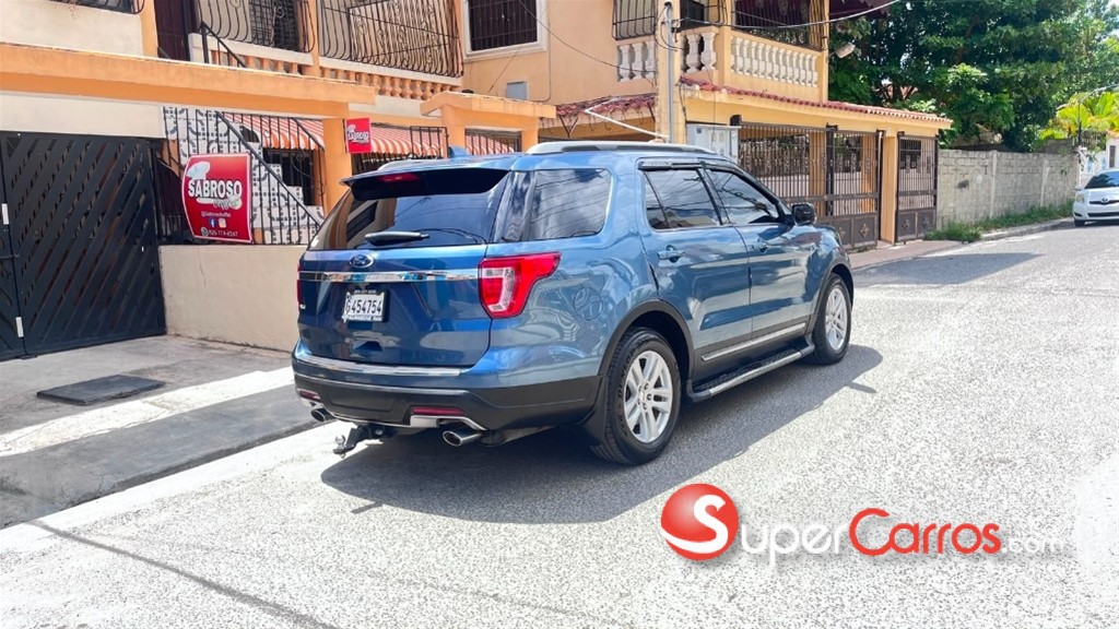 2018 Ford Explorer XLT — foto 5 / 12