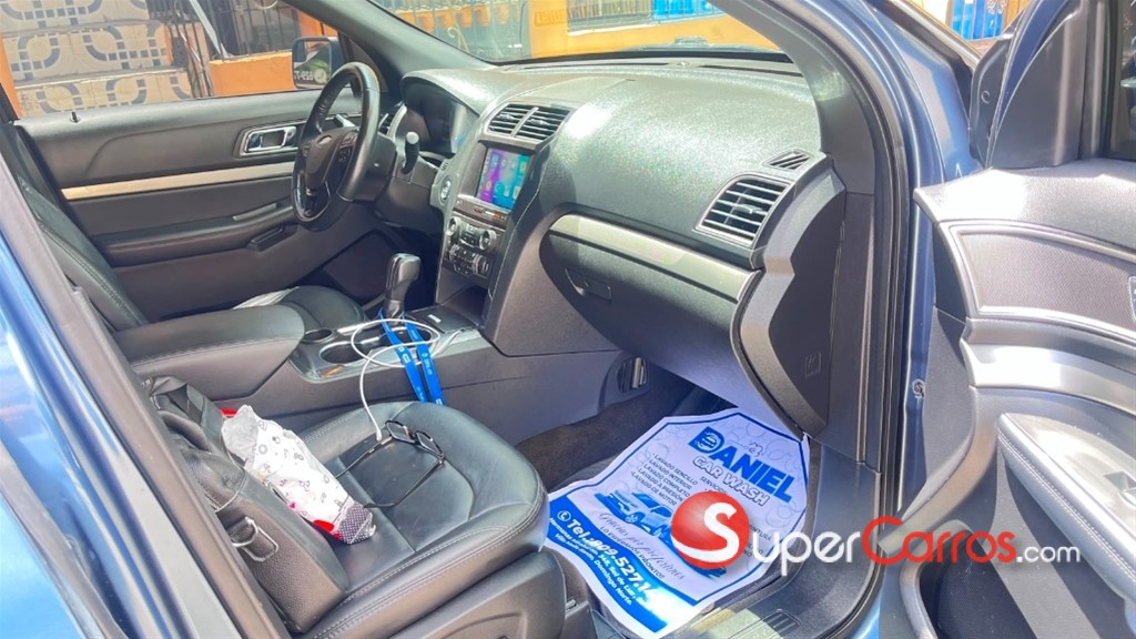 2018 Ford Explorer XLT — foto 10 / 12