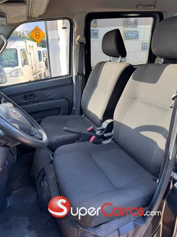 2021 Daihatsu Hijet — foto 10 / 12