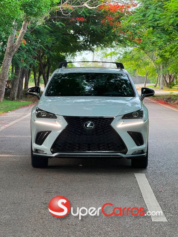 2021 Lexus NX 300 F Sport — foto 2 / 9