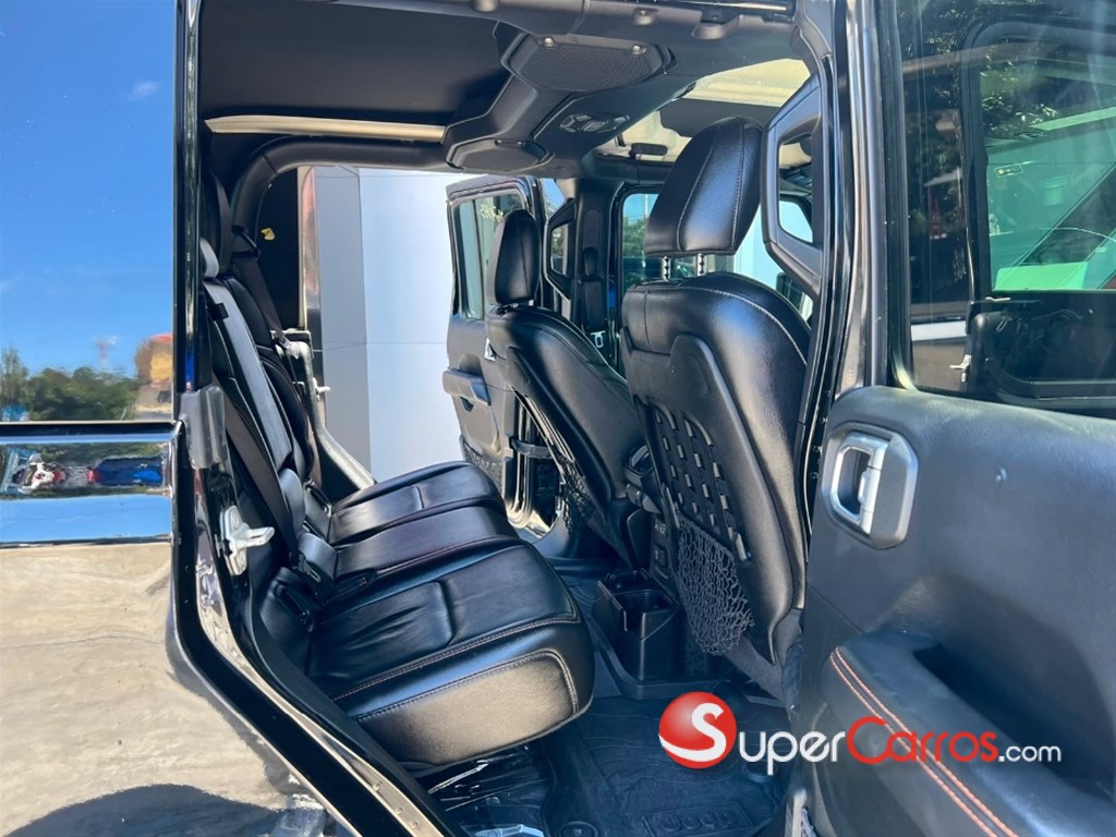 2020 Jeep Gladiator Mojave — foto 4 / 9