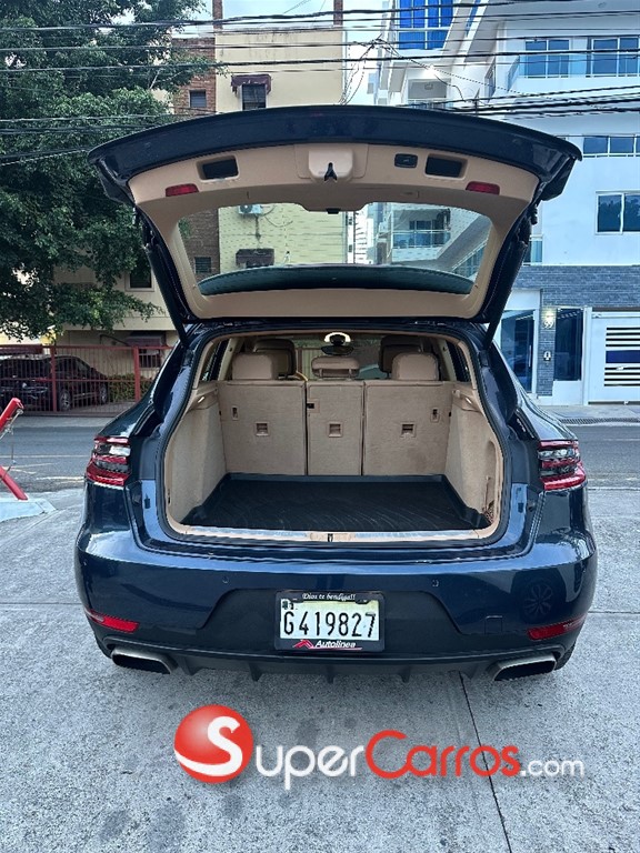 2016 Porsche Macan — foto 7 / 12