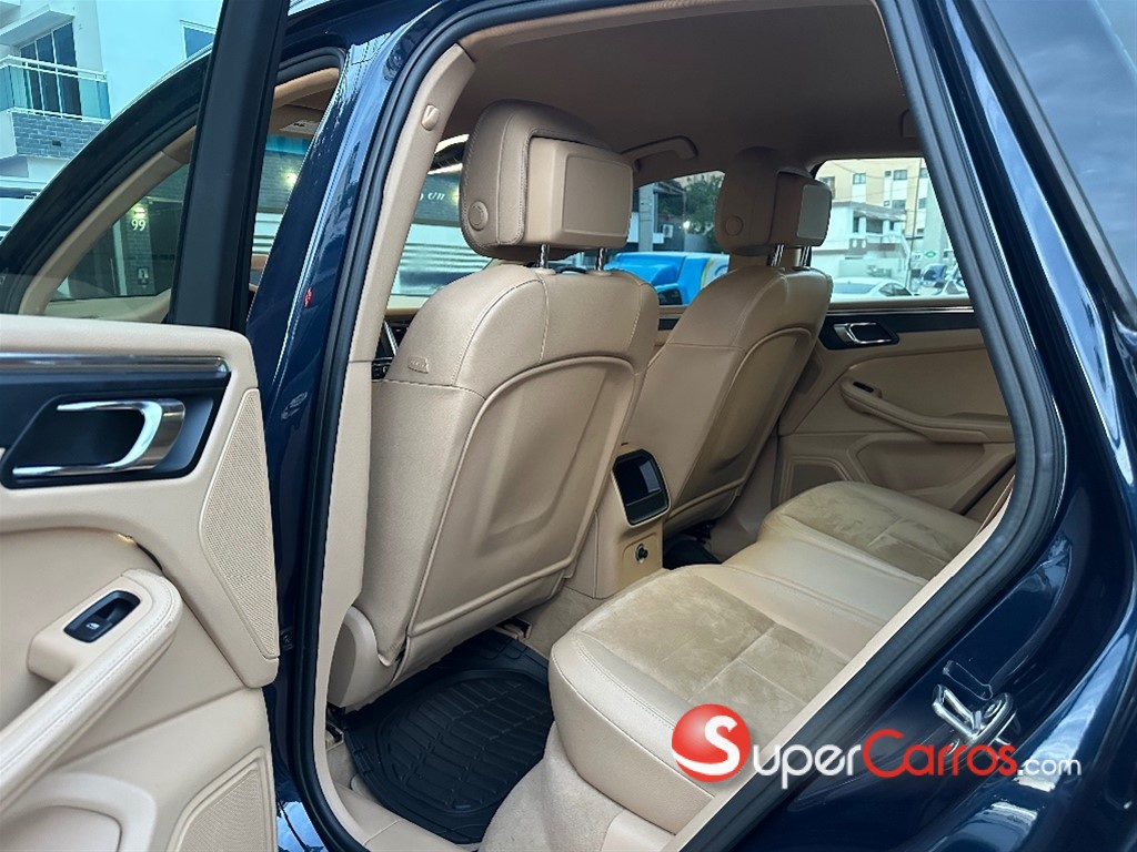 2016 Porsche Macan — foto 9 / 12