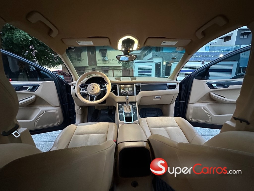 2016 Porsche Macan — foto 10 / 12