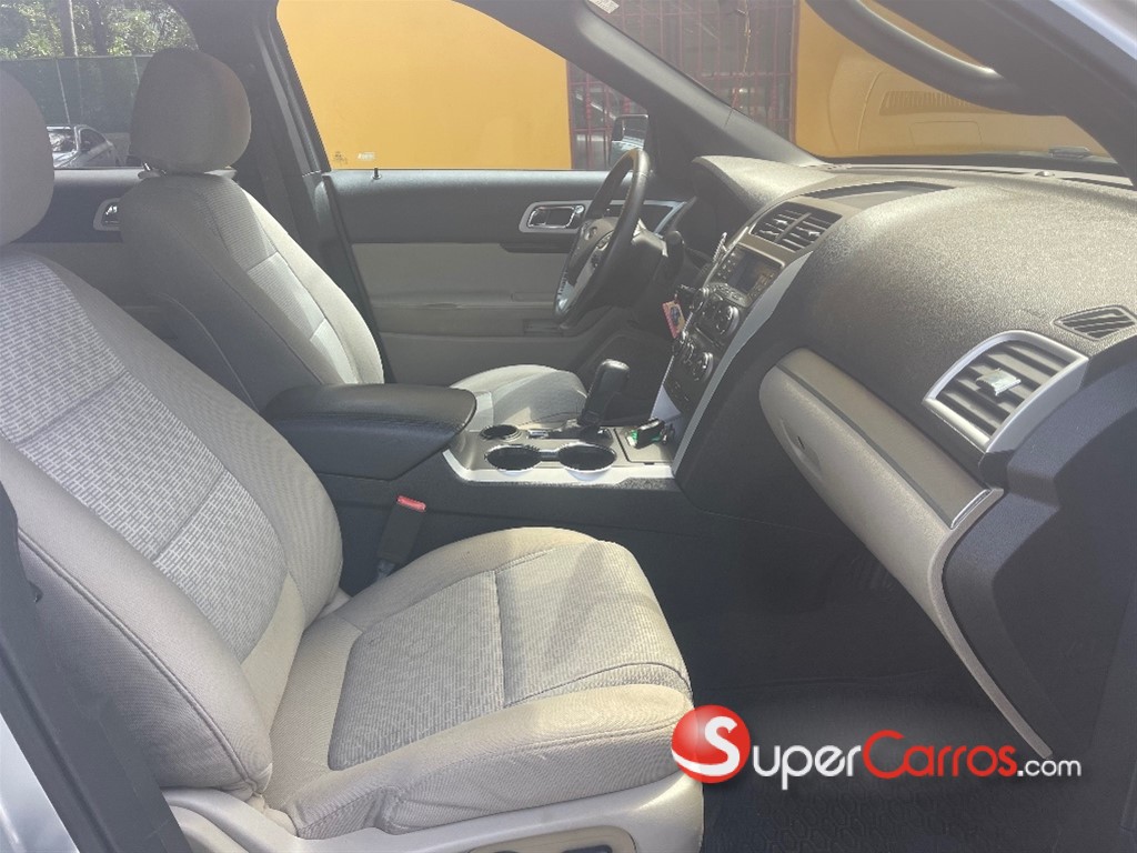 2015 Ford Explorer — foto 4 / 8