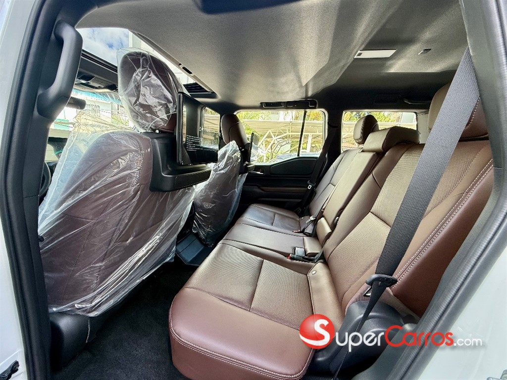 2026 Toyota Land Cruiser Prado Adventure — foto 5 / 12
