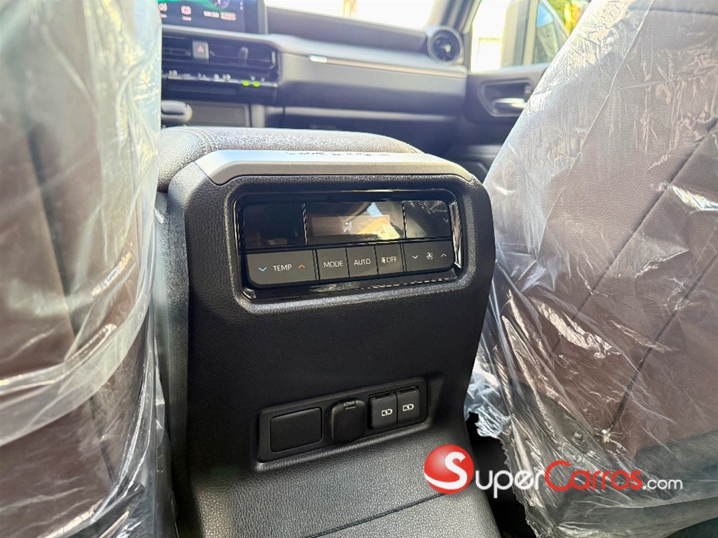 2026 Toyota Land Cruiser Prado Adventure — foto 9 / 12