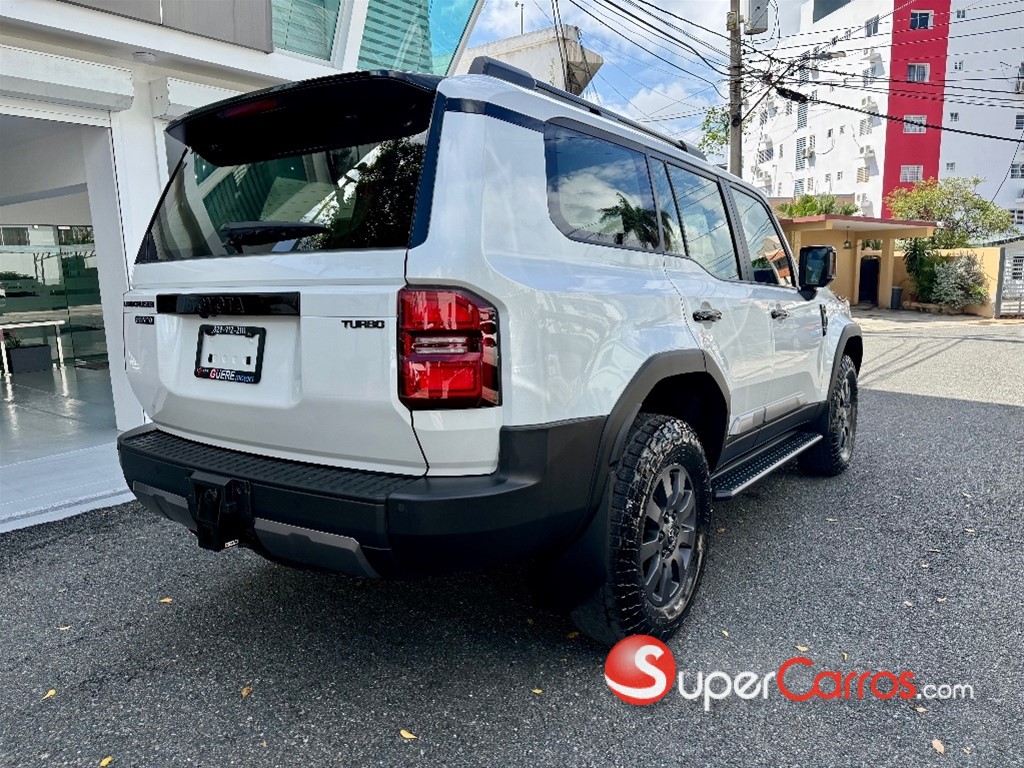 2026 Toyota Land Cruiser Prado Adventure — foto 10 / 12