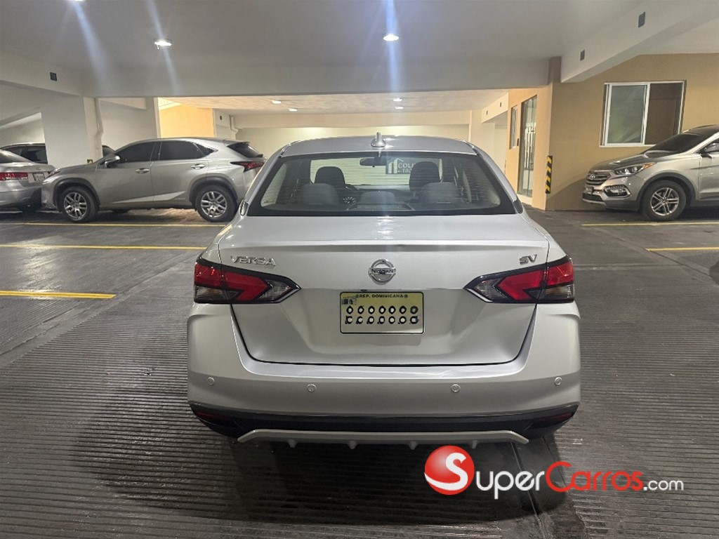 2021 Nissan Versa — foto 7 / 10