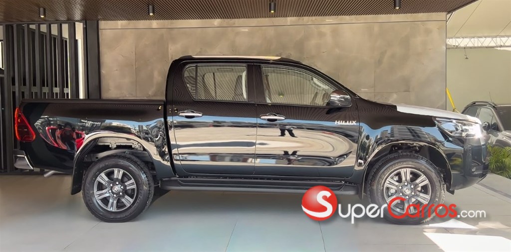 2026 Toyota Hilux SRV — foto 3 / 12