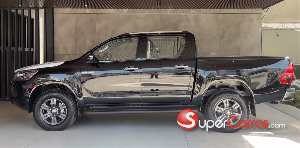 2026 Toyota Hilux SRV — foto 4 / 12