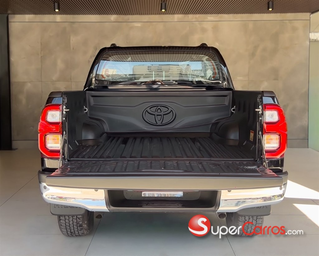 2026 Toyota Hilux SRV — foto 9 / 12