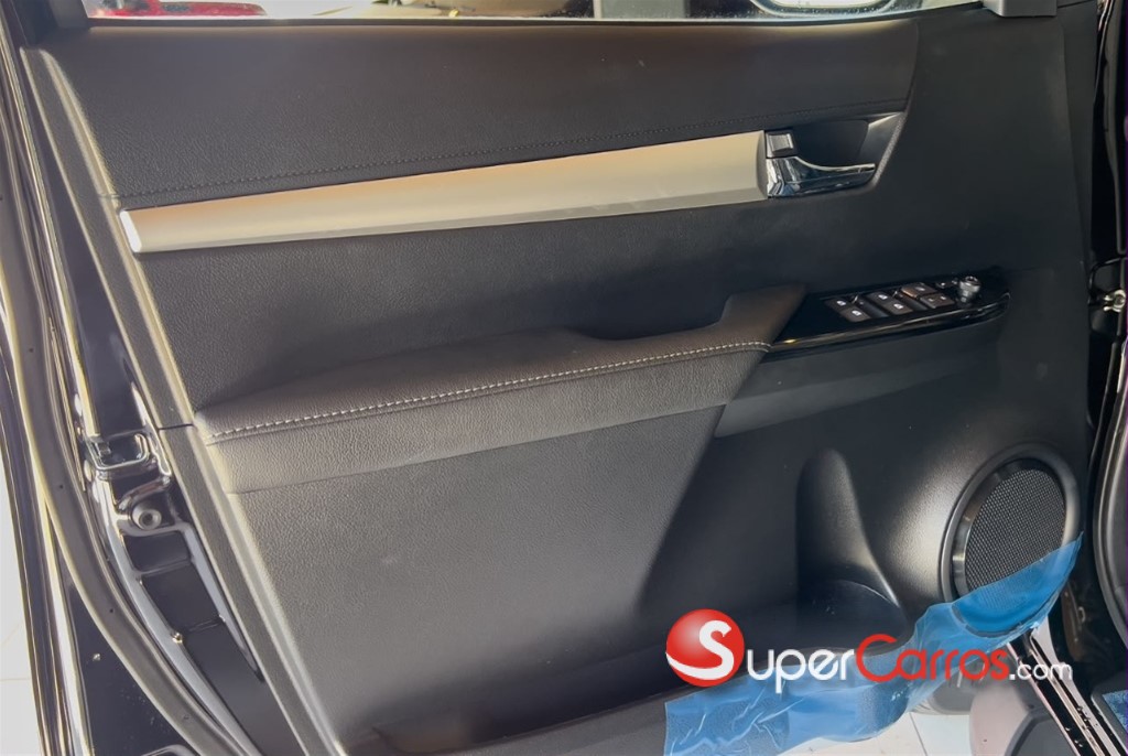 2026 Toyota Hilux SRV — foto 11 / 12