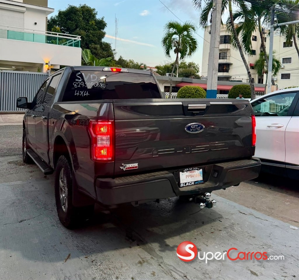 2020 Ford F 150 XLT — foto 10 / 11