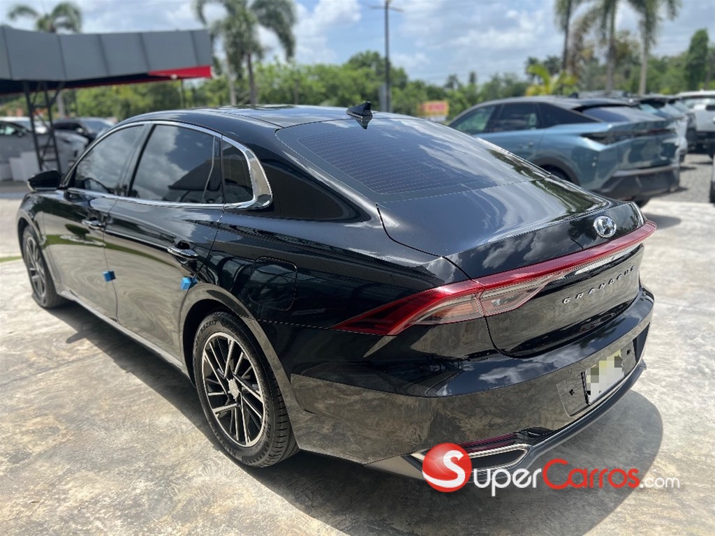2022 Hyundai Grandeur — foto 9 / 11