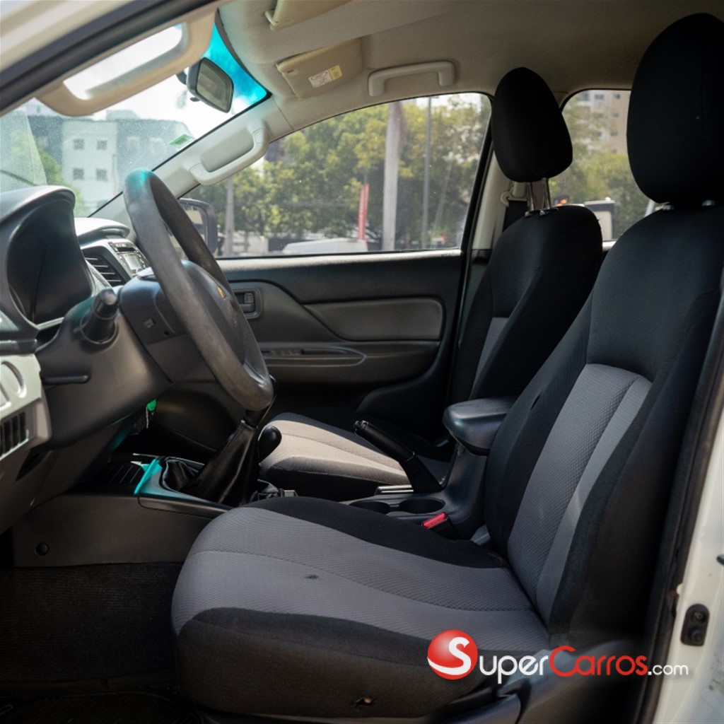 2016 Mitsubishi Motors L 200 — foto 6 / 10