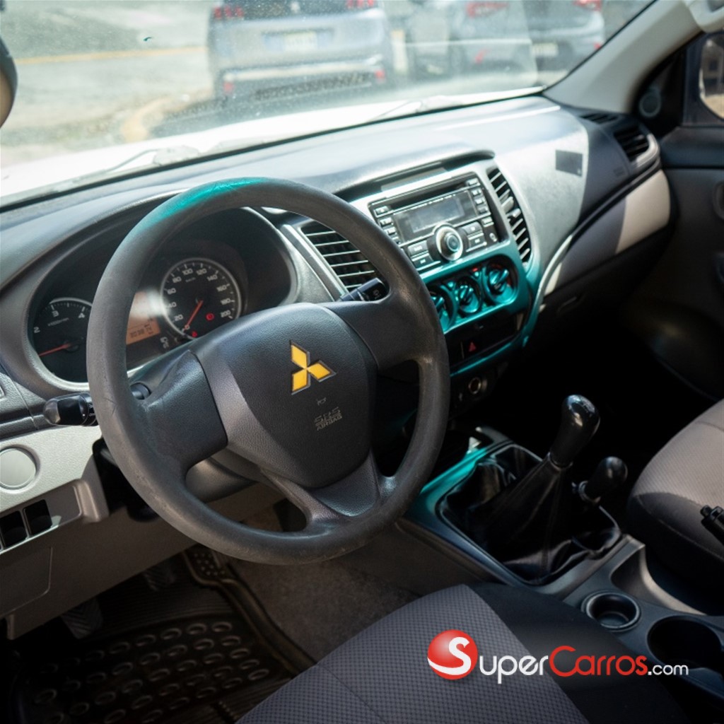 2016 Mitsubishi Motors L 200 — foto 9 / 10