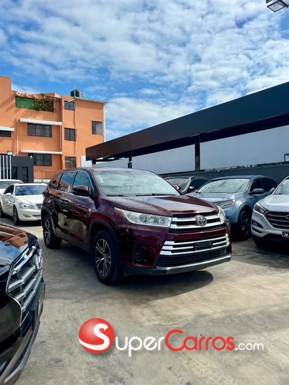 2017 Toyota Highlander LE — foto 3 / 11