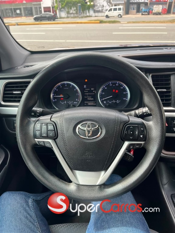 2017 Toyota Highlander LE — foto 7 / 11