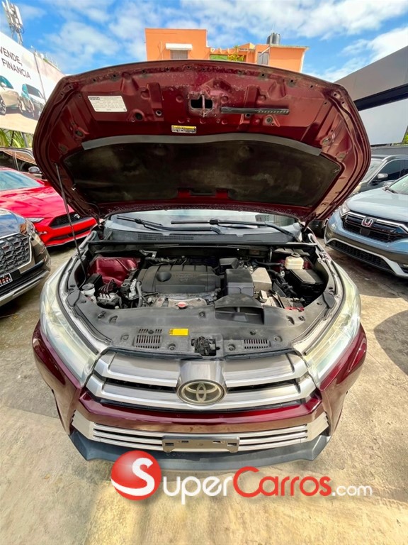 2017 Toyota Highlander LE — foto 8 / 11
