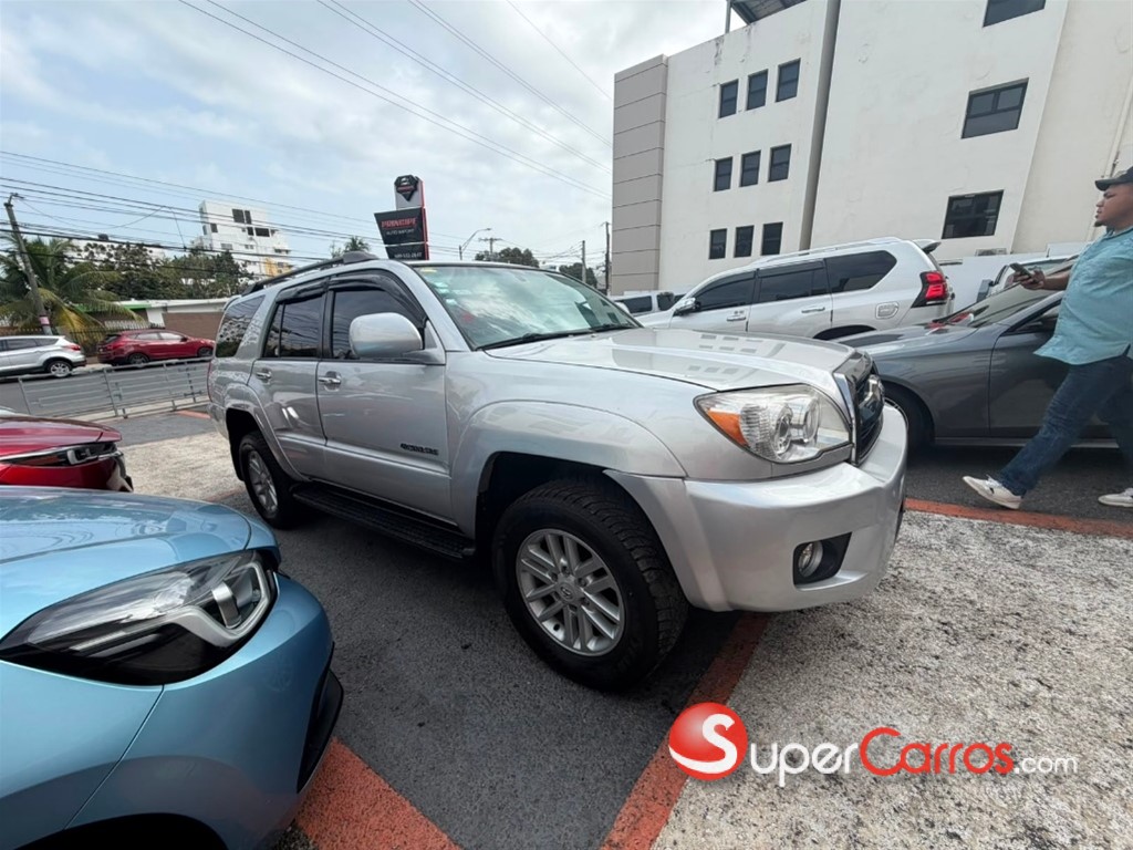 2005 Toyota 4 Runner Limited — foto 2 / 9