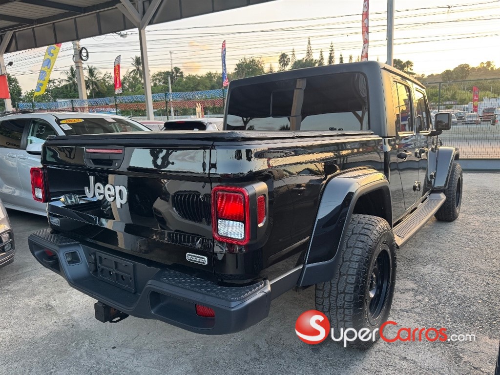 2020 Jeep Gladiator Overland — foto 8 / 12