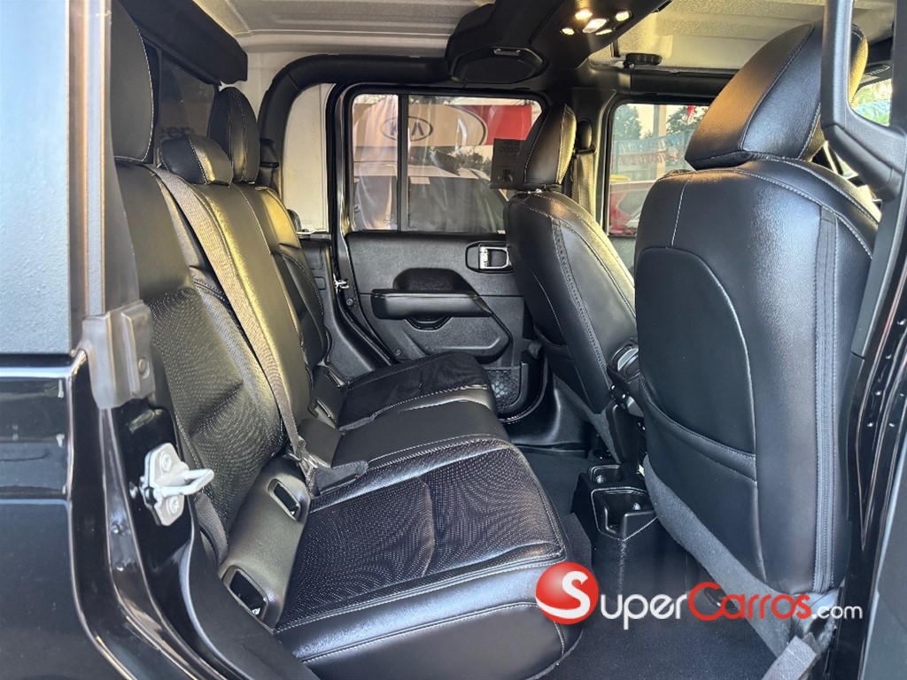 2020 Jeep Gladiator Overland — foto 11 / 12