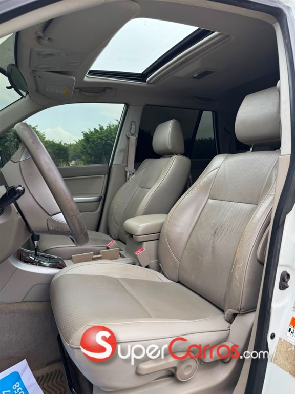 2010 Suzuki Vitara — foto 7 / 9
