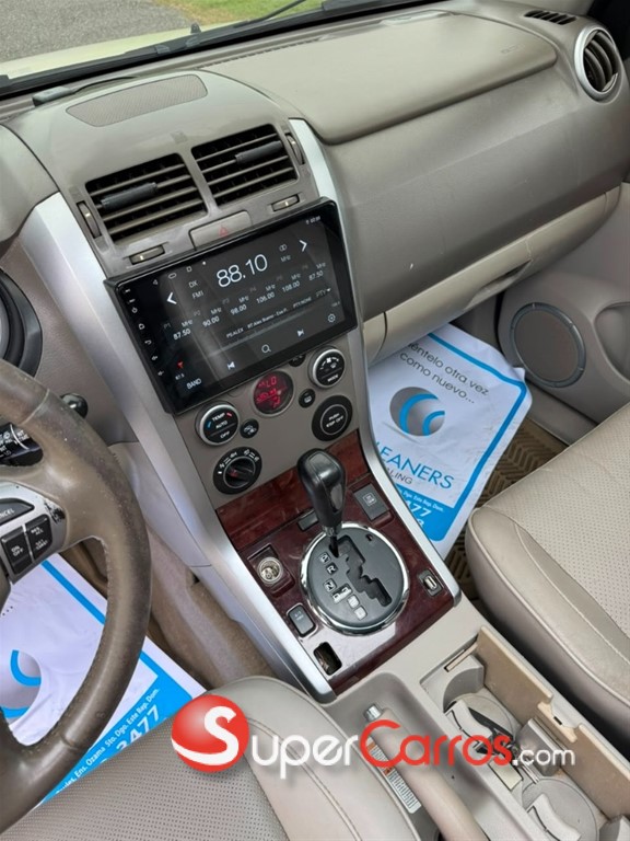 2010 Suzuki Vitara — foto 8 / 9