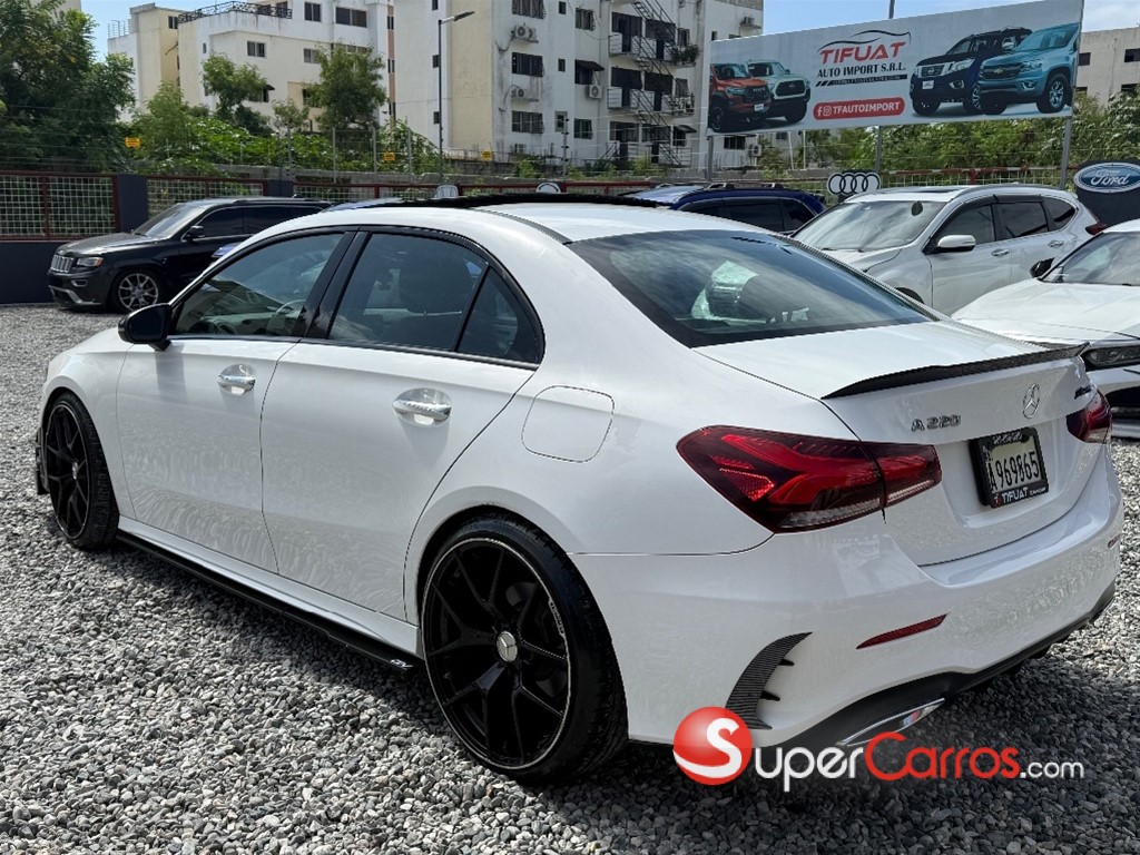 2019 Mercedes-Benz 220 — foto 5 / 10