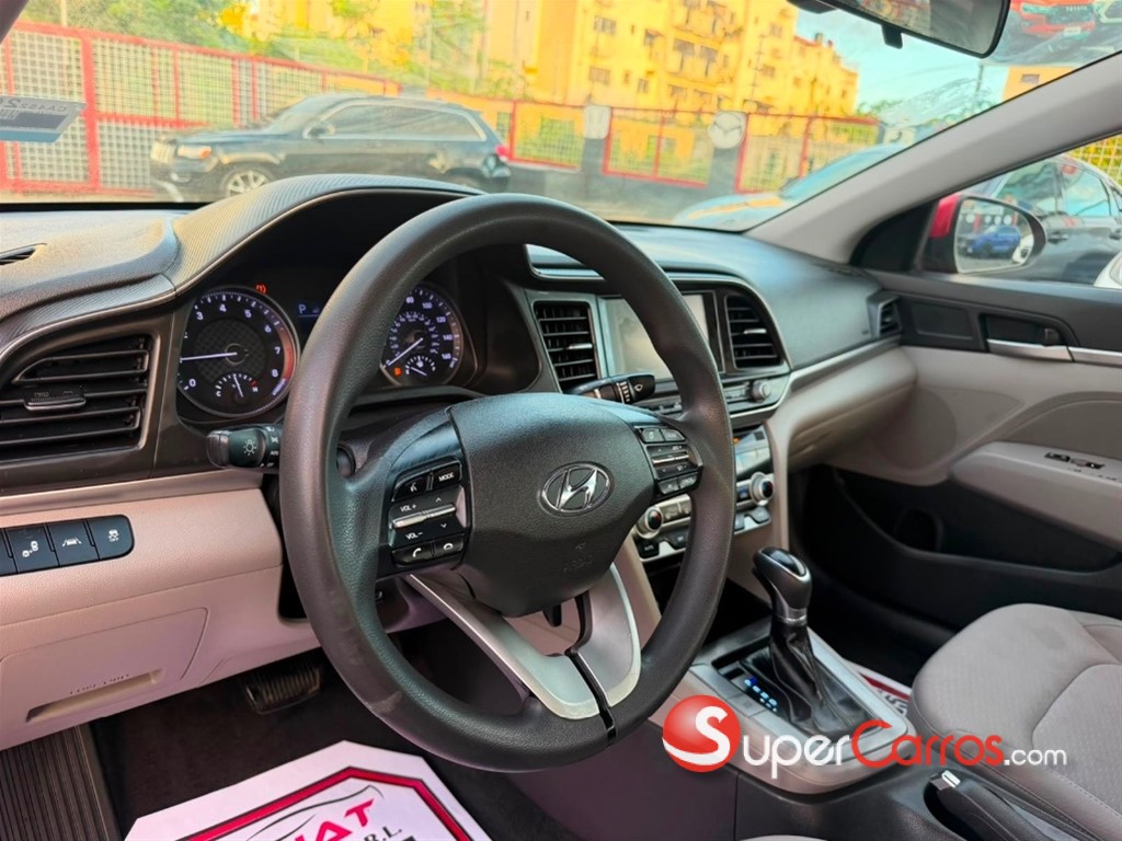 2020 Hyundai Elantra SEL — foto 7 / 9