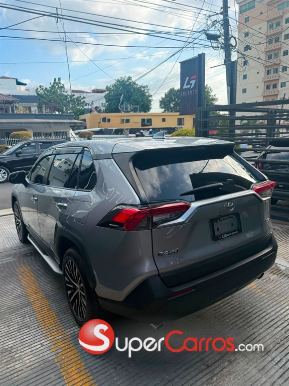 2022 Toyota RAV4 LE PLUS — foto 4 / 9