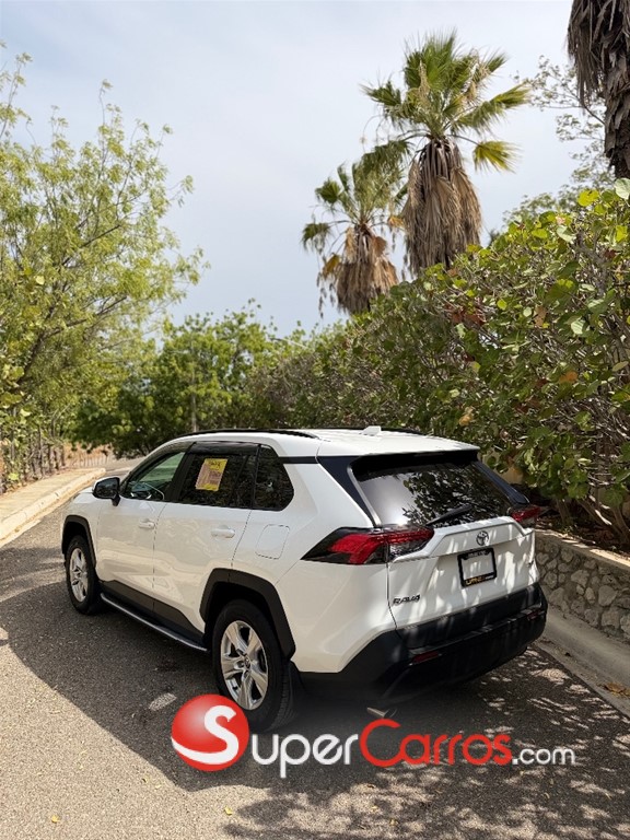 2021 Toyota RAV4 XLE PLUS — foto 3 / 12