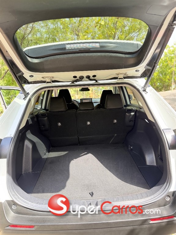 2021 Toyota RAV4 XLE PLUS — foto 5 / 12