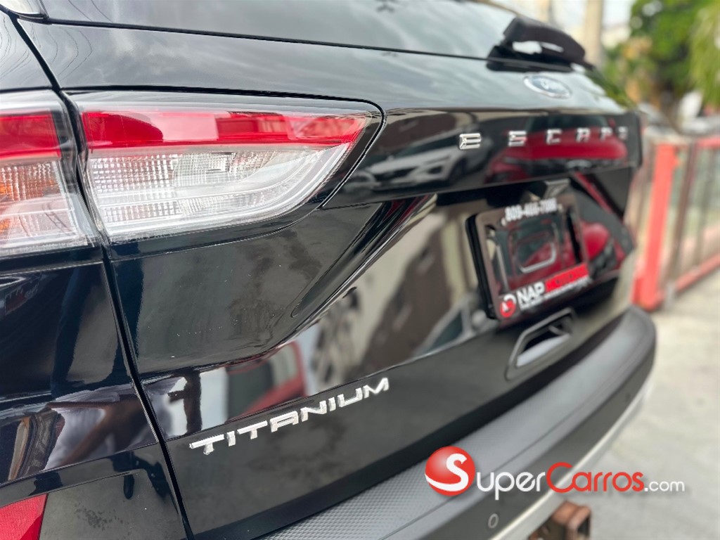 2020 Ford Escape Titanium — foto 5 / 10
