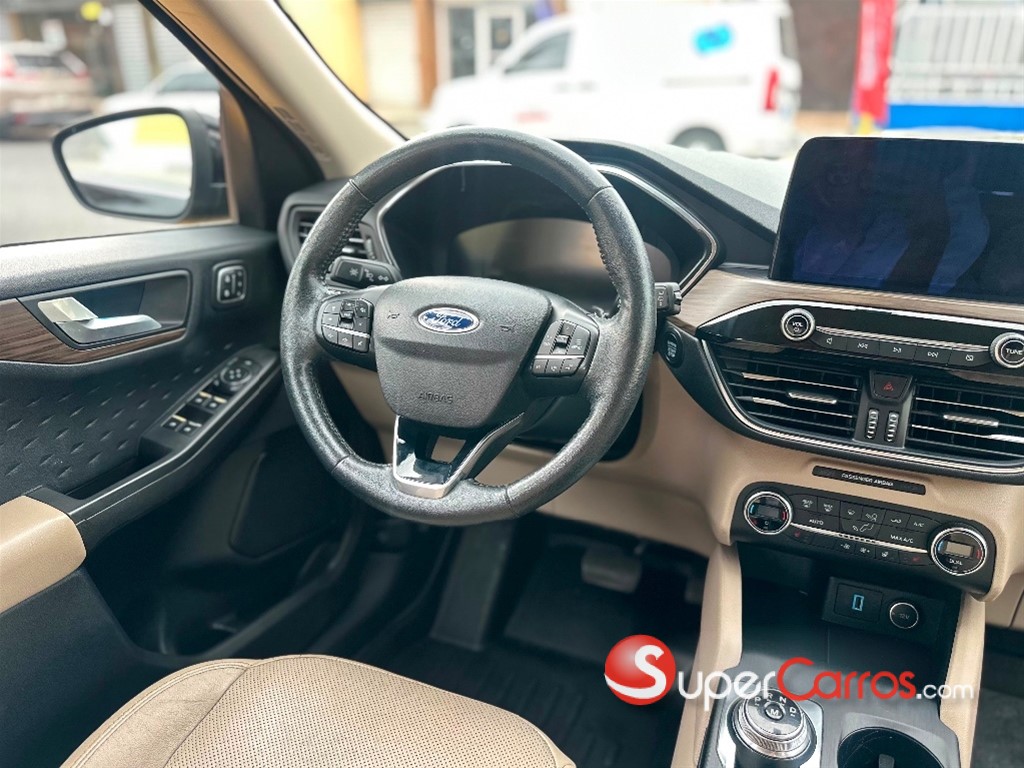 2020 Ford Escape Titanium — foto 10 / 10