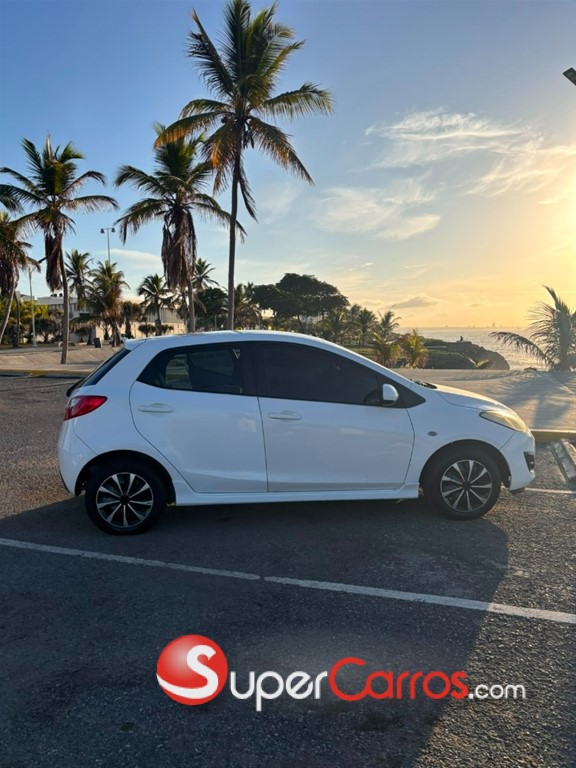 2013 Mazda Demio — foto 4 / 12