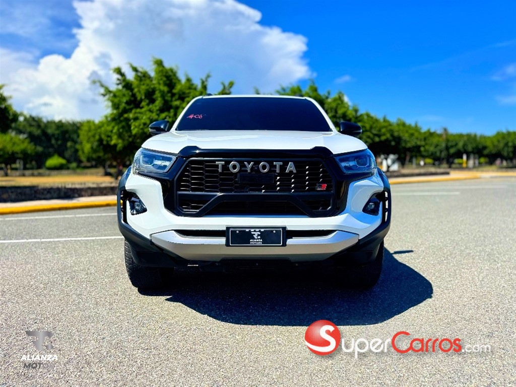 2025 Toyota Hilux GR Sport — foto 2 / 12
