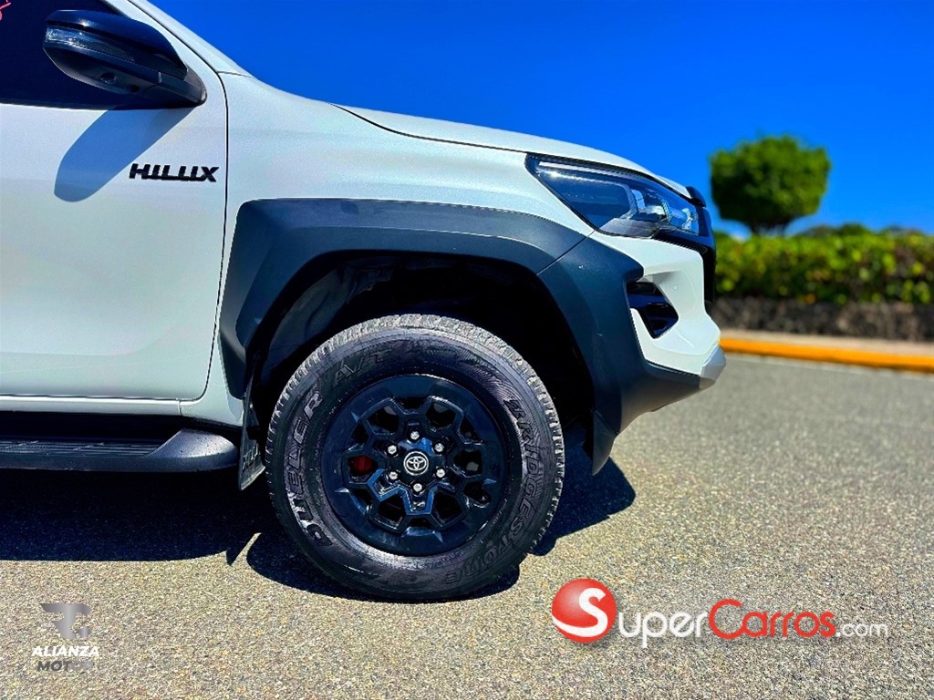 2025 Toyota Hilux GR Sport — foto 5 / 12