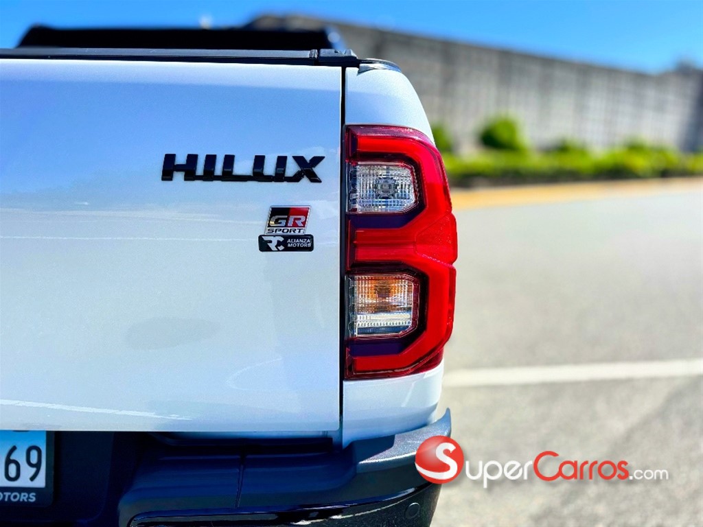 2025 Toyota Hilux GR Sport — foto 7 / 12
