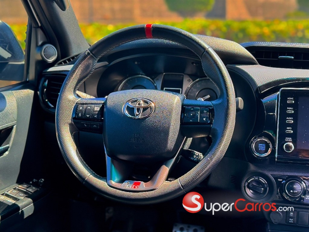 2025 Toyota Hilux GR Sport — foto 10 / 12